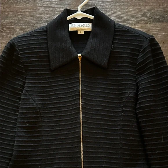 St. John Black Ribbed Blazer with Gold Details - Picture 3 of 6